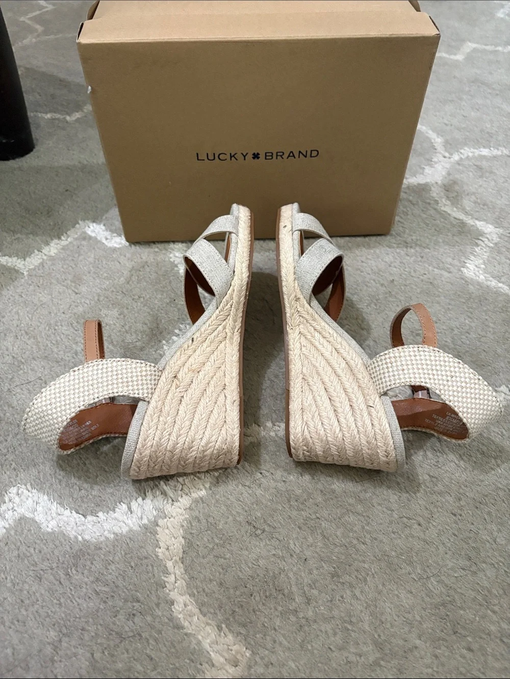 Lucky brand LK-MAEYLEE natural platinum metallic linen wedge heel size 8.5 M